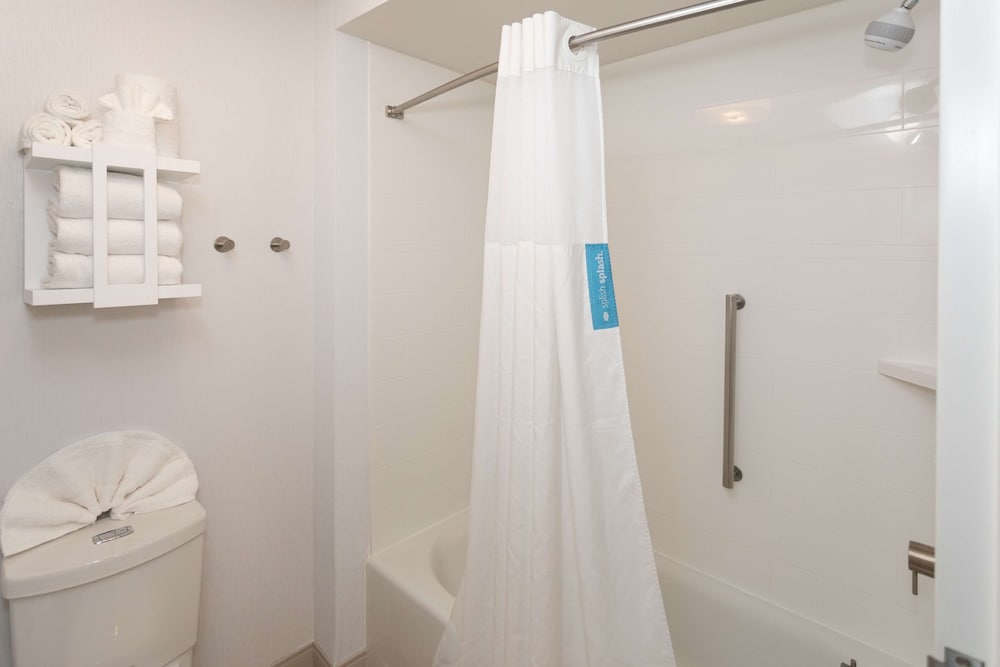 Hampton Inn & Suites Nashville Green Hills - photo 23