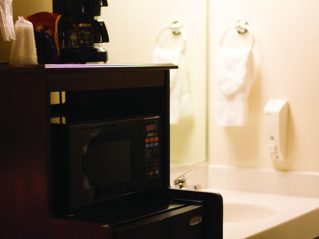 University Inn - photo 4