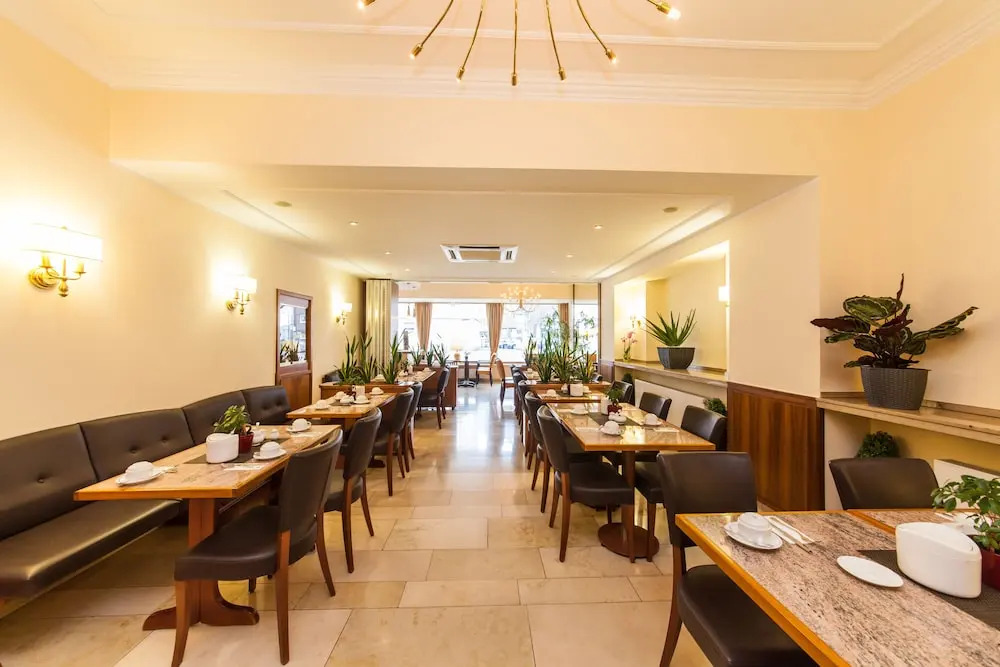 Novum Hotel Flora Apartments Düsseldorf — 4-Star Luxury Hotel in Duesseldorf, Germany