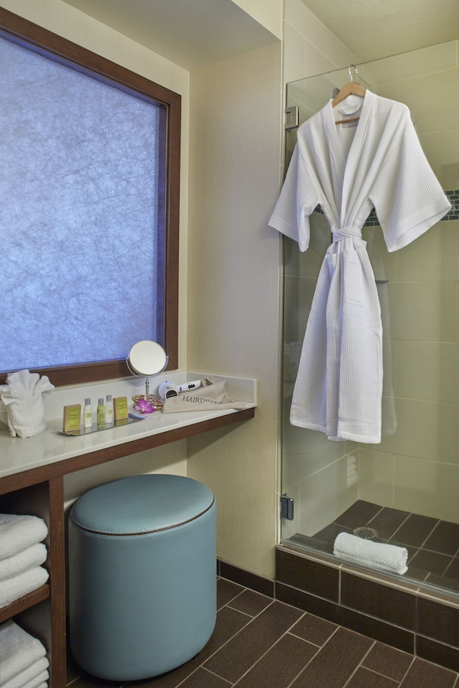 DoubleTree by Hilton Hotel Alana Waikiki Beach - photo 56