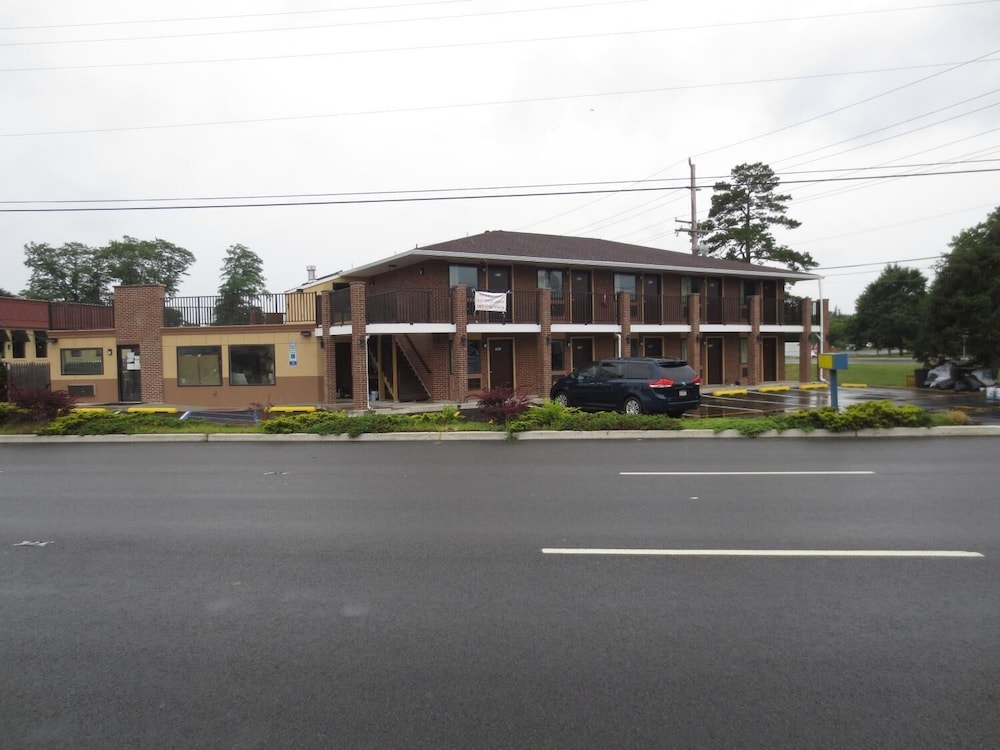 Brick Motor Inn - last minute hotel in Point Pleasant