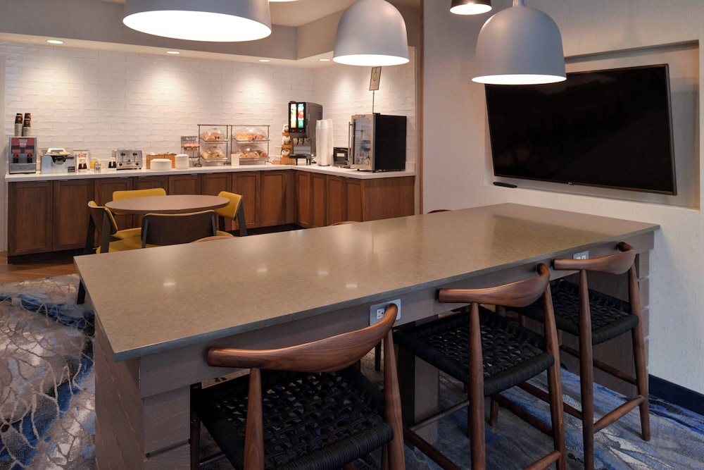 Fairfield Inn & Suites by Marriott Arlington Six Flags - photo 39