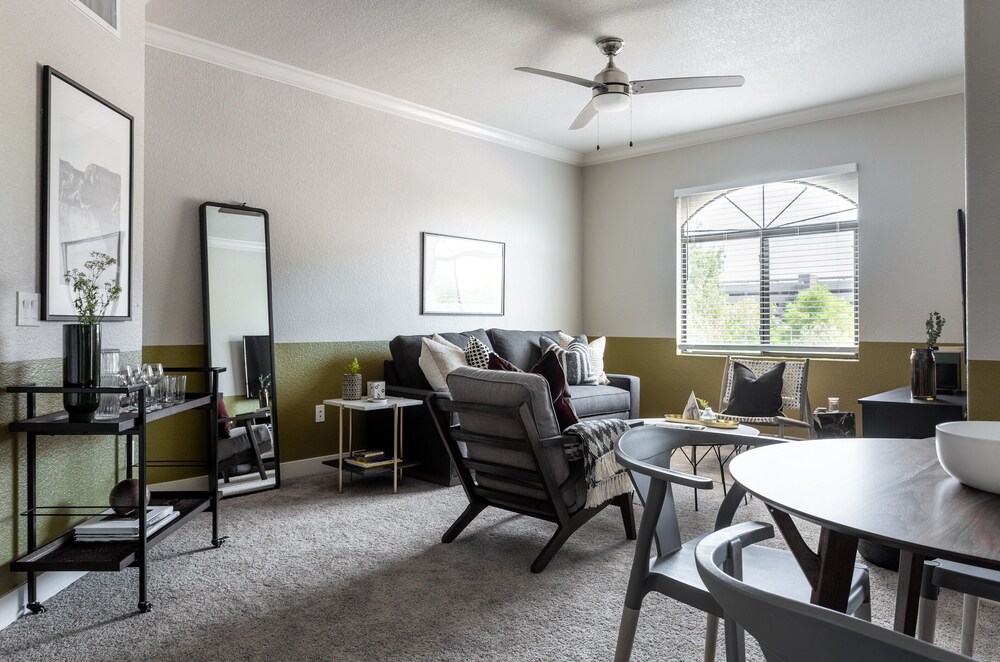 Domio Tempe Hip 2BR Balcony - photo 18