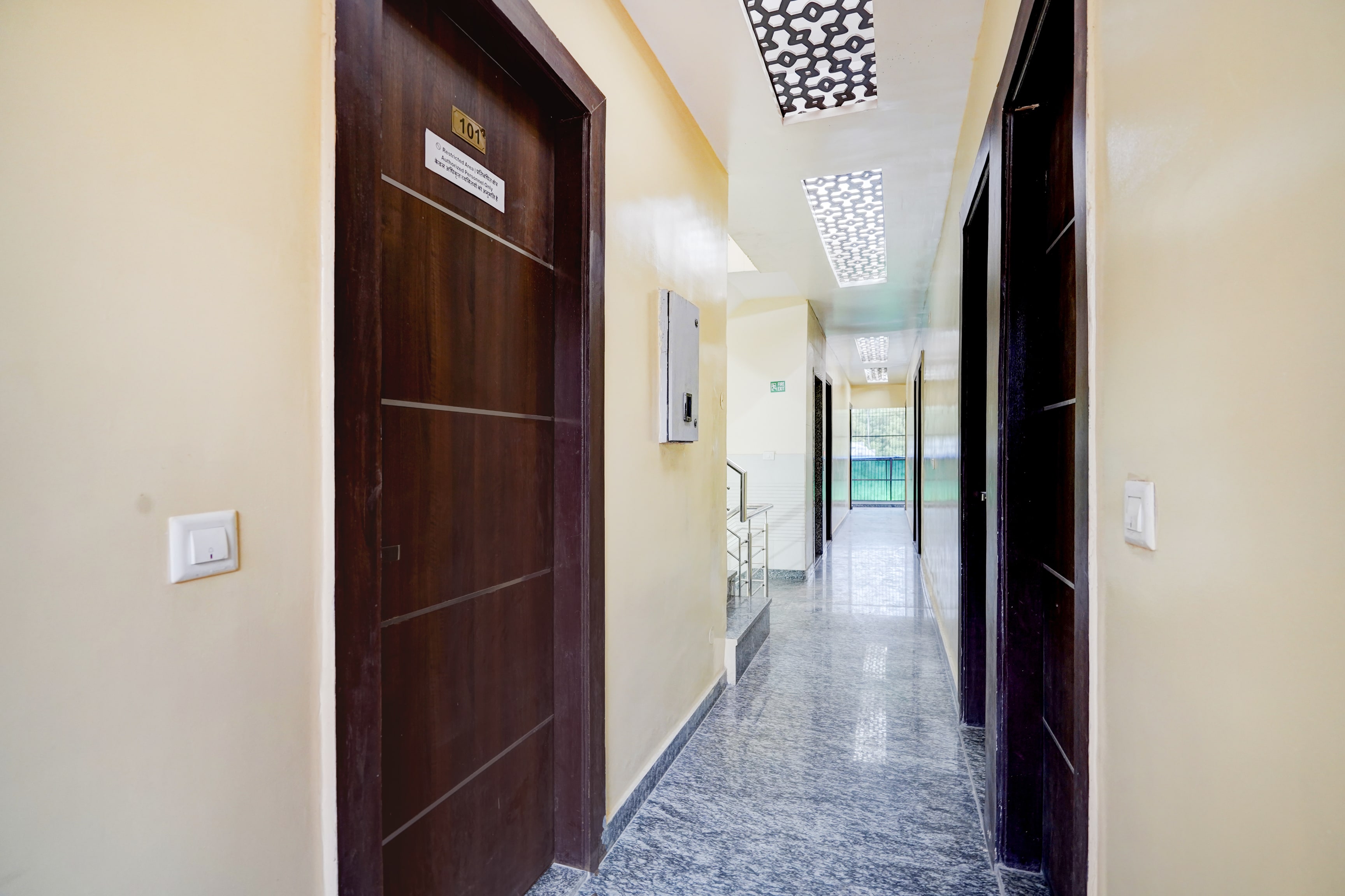 Townhouse Royal Elan — 4-Star Luxury Hotel in Noida, India