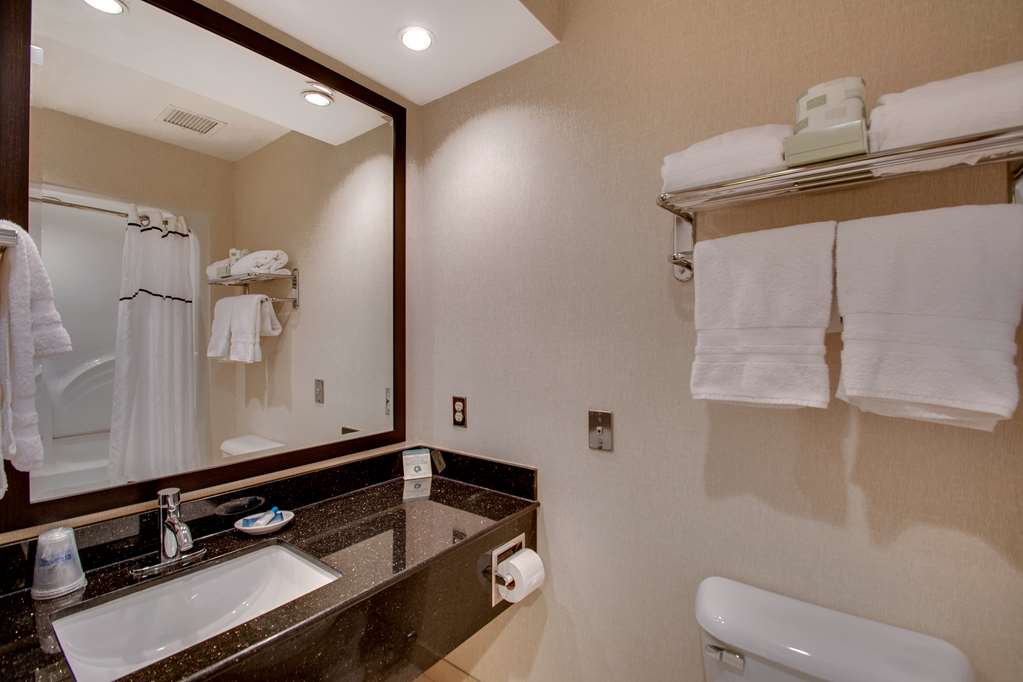 Best Western Plus The Inn at Hampton - photo 20