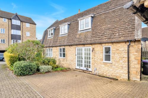 Lambert Cottage In the Heart of Stamford — 4-Star Luxury Hotel in Stamford, United Kingdom