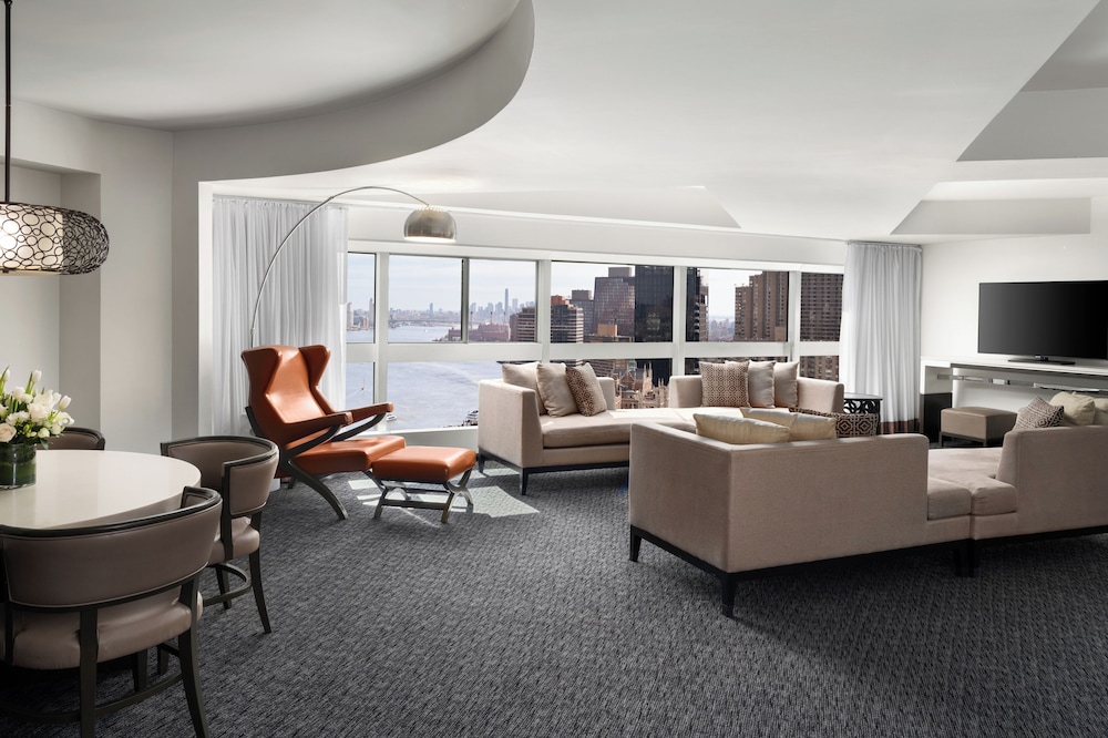 Millennium Hilton New York One UN Plaza - photo 38