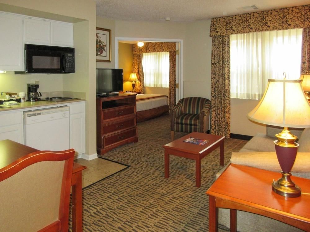 Premiere Suites - photo 8