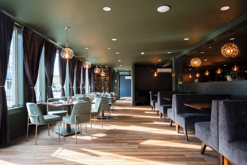 The Pathmaker Hotel - photo 63