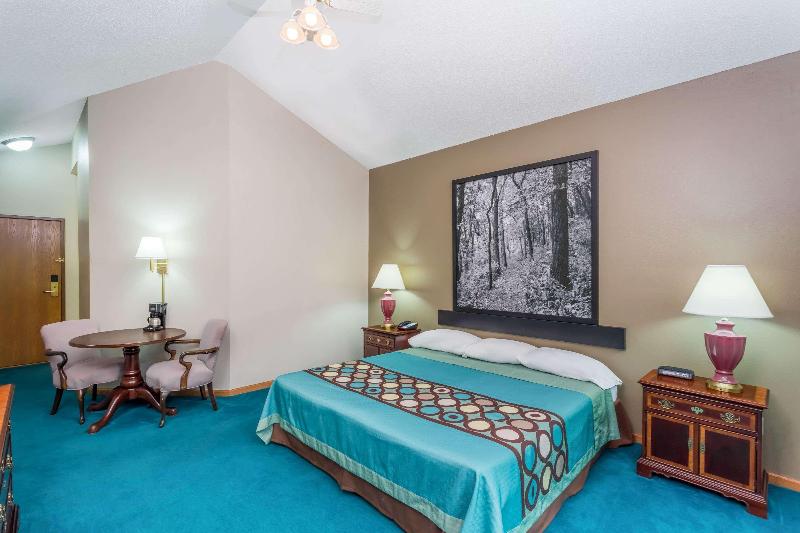 Super 8 by Wyndham Platteville - photo 9