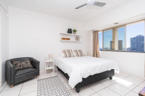 Sea Point Secure Modern 1 Bedroom Apartment — 4-Star Luxury Hotel in Cape Town, South Africa