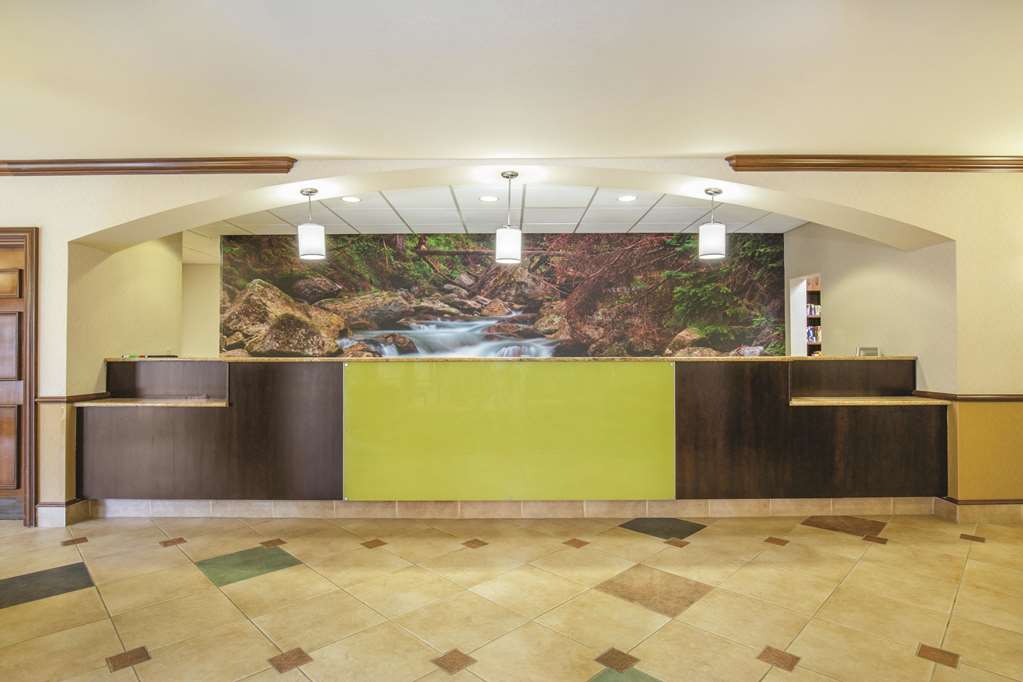 La Quinta Inn & Suites by Wyndham Bentonville - photo 5