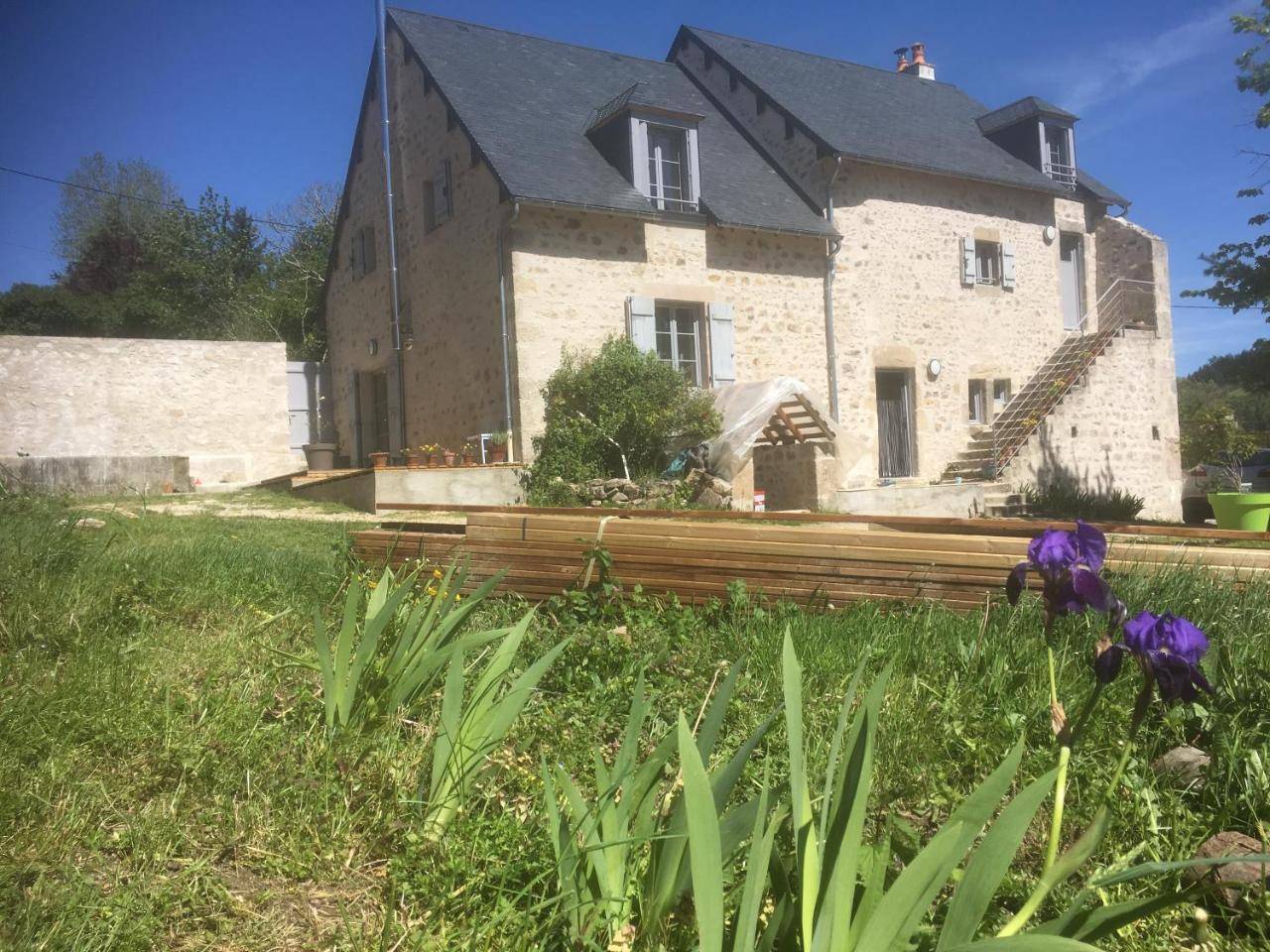 Le Dosne - carbon neutral hotel in Unknown City
