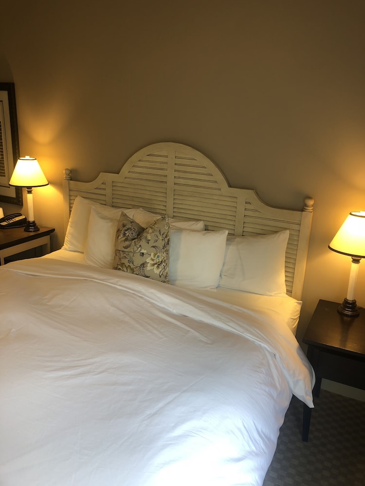 Blue Bay Inn - photo 10