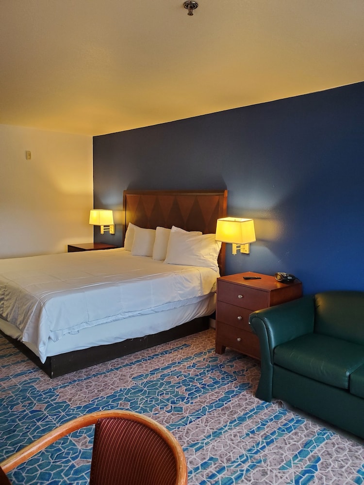 Omak Inn - photo 5