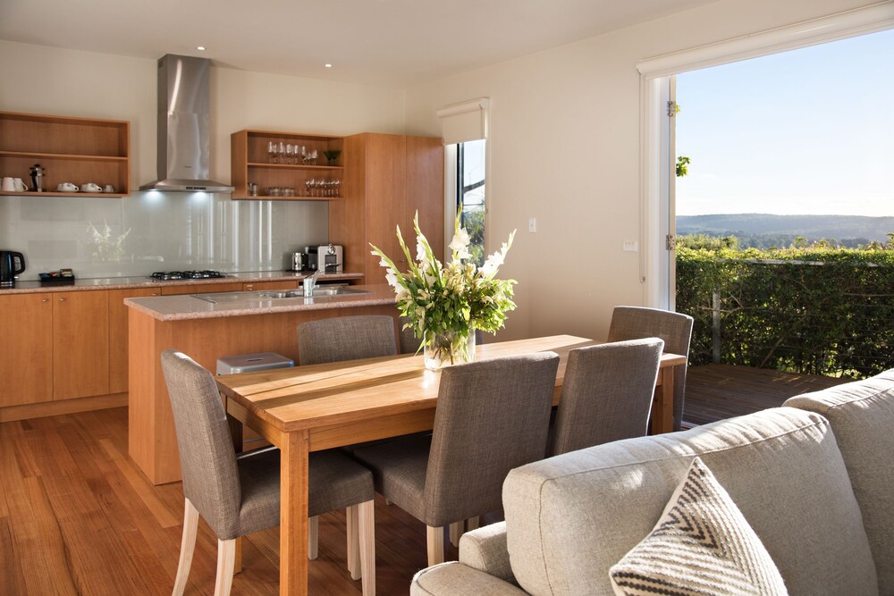 Luxe on Queensberry — carbon neutral stay, Daylesford