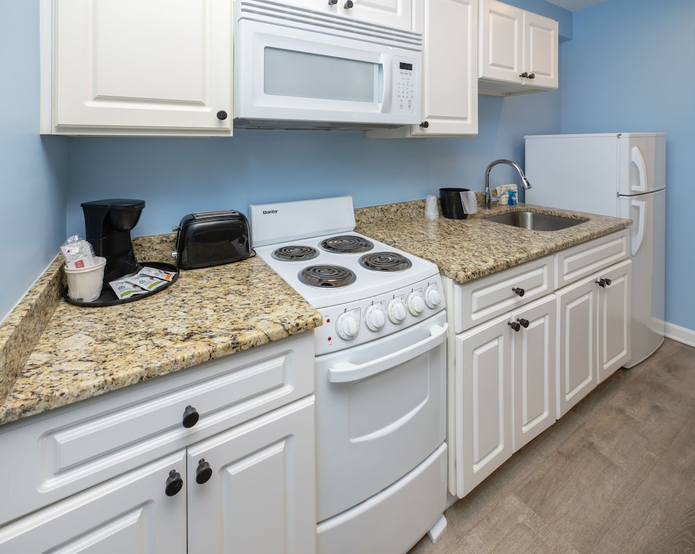 Commander Beach House Hotel - photo 42