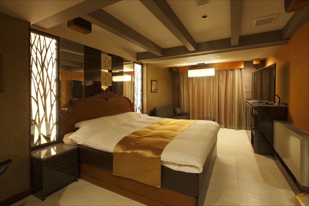 Hotel Valentine Chiryu Adults Only — Chiryu