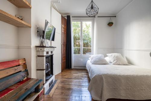 Au Marche Aux Puces de Saint Ouen in Saint-Ouen, France