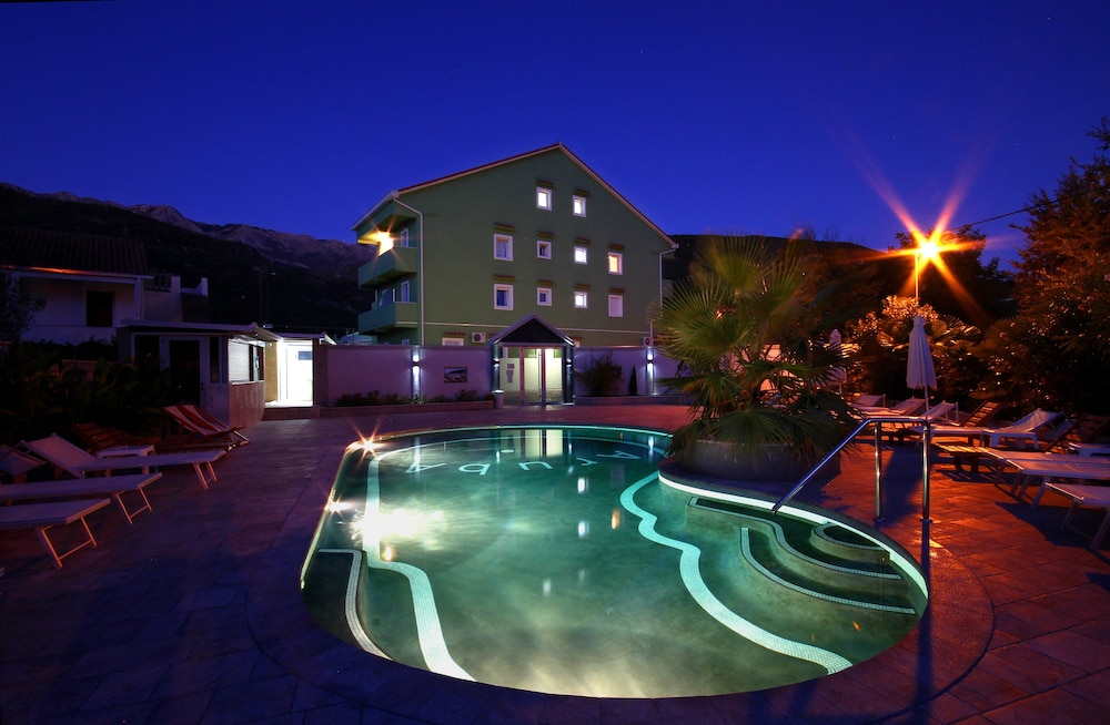 Hotel Aruba — 4-Star Luxury Hotel in Budva, Montenegro