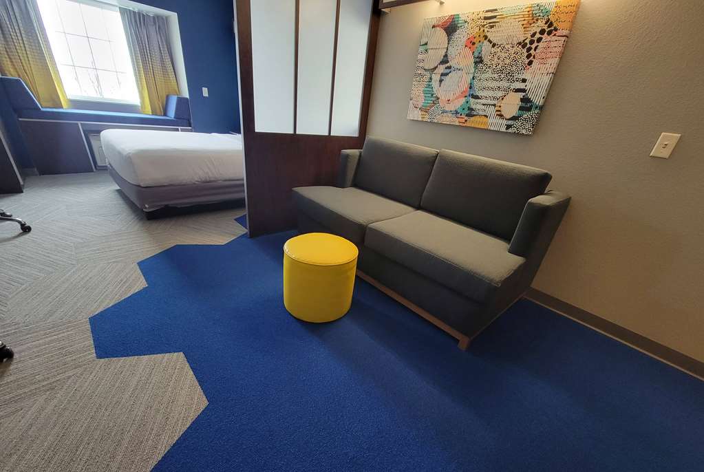 Microtel Inn & Suites by Wyndham Council Bluffs Omaha - photo 26