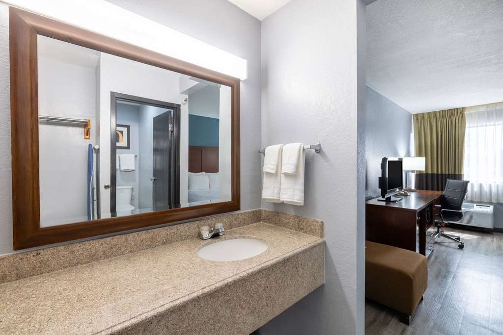 Travelodge by Wyndham Brooklyn Center - photo 25