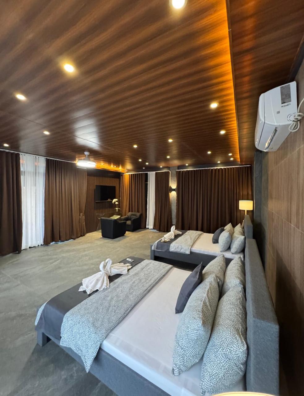 De Monarch penthouse — 4-Star Luxury Hotel in Bolinao, Philippines