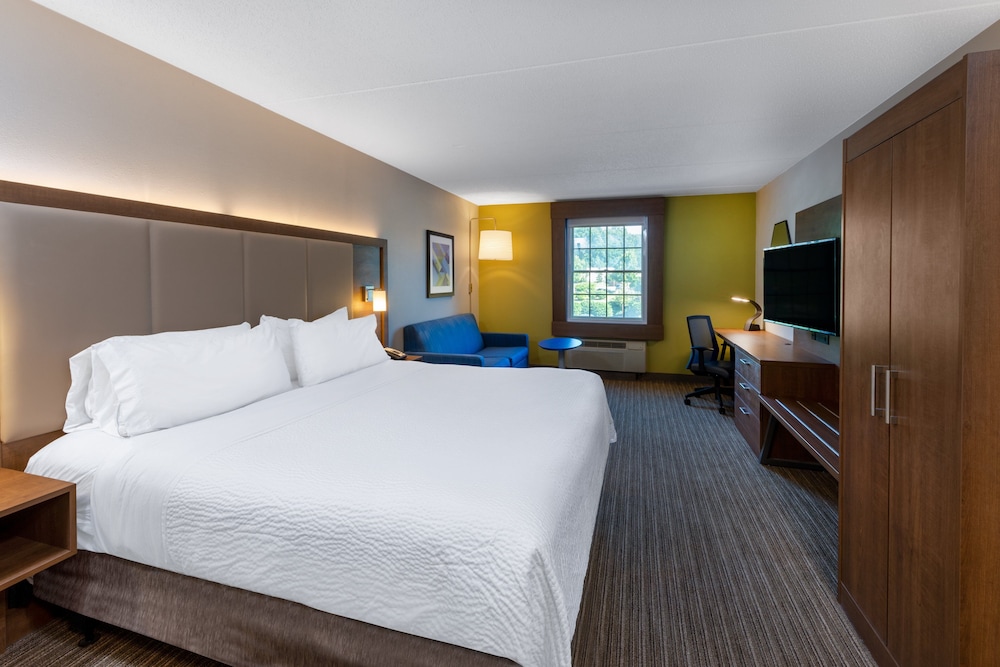 Holiday Inn Express State College at Williamsburg Square by IHG - photo 15