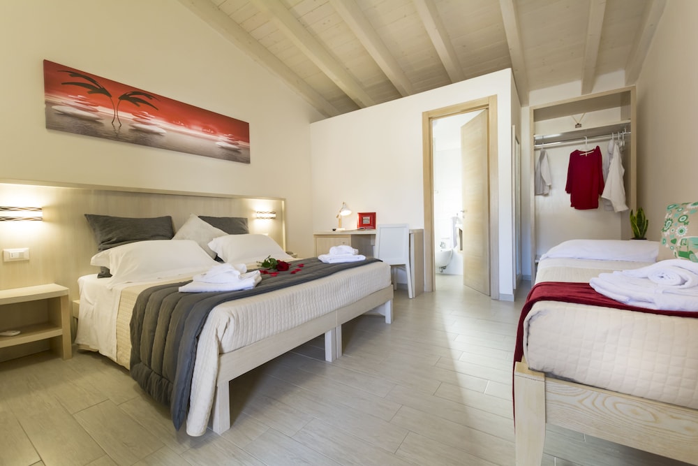 Agriturismo Il Megalite — 4-Star Luxury Hotel in Giurdignano, Italy