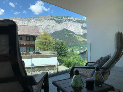 Montanas Luxuswohnung mit Kamin Nahe Caumasee & Talstation — 4-Star Luxury Hotel in Flims, Switzerland