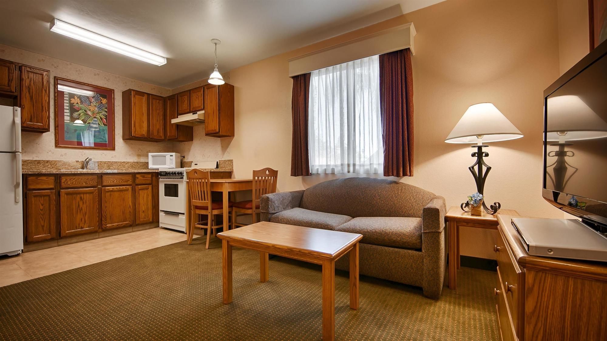 Lamplighter Inn & Suites at SDSU - photo 12