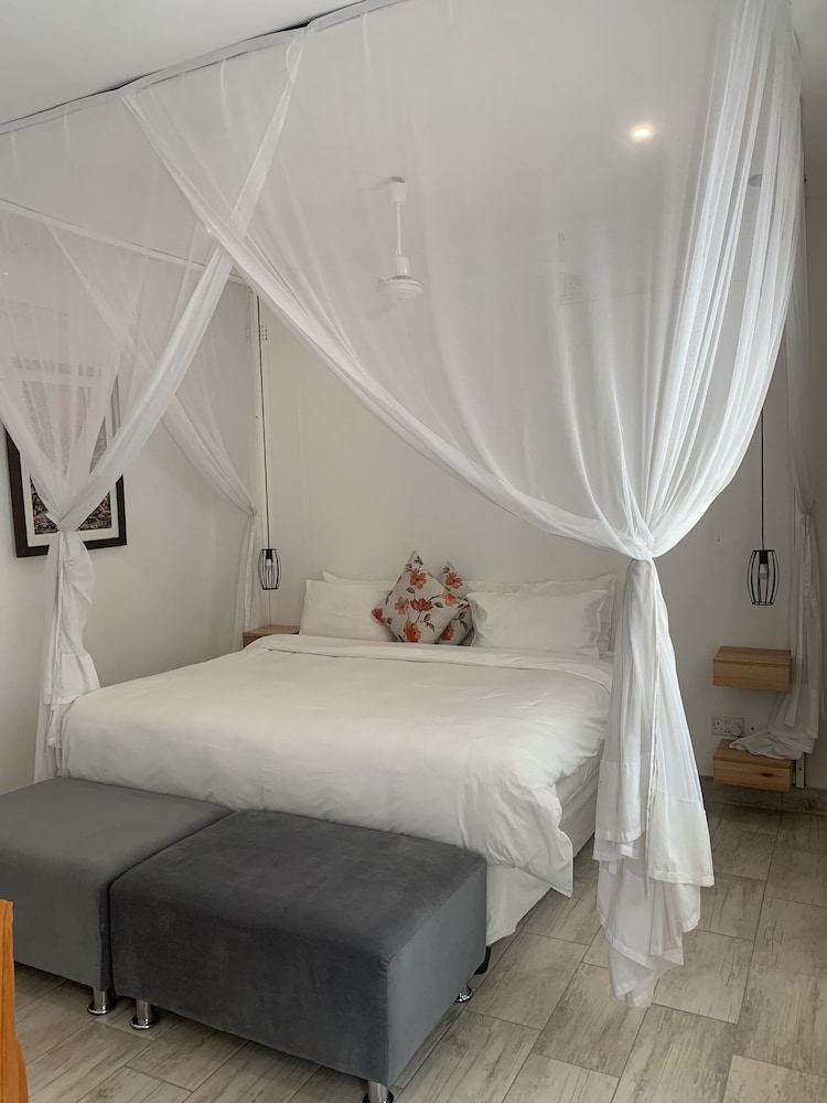 Zambezi Boutique — Victoria Falls — photo 4