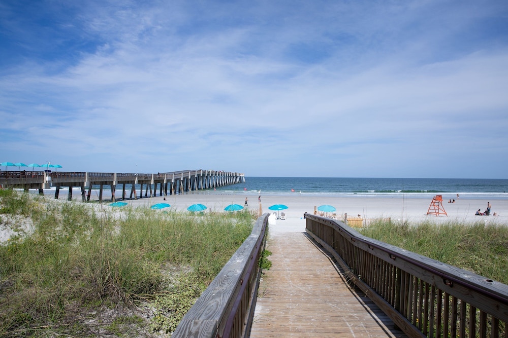 SpringHill Suites by Marriott Jacksonville Beach Oceanfront - photo 74