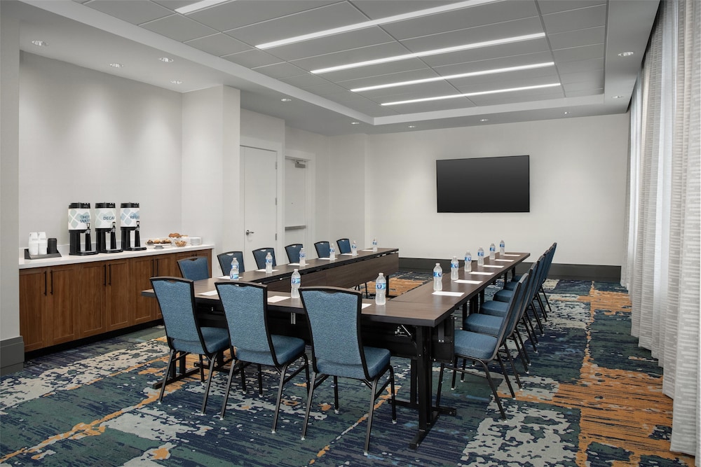 Hilton Garden Inn Portsmouth Downtown - photo 42