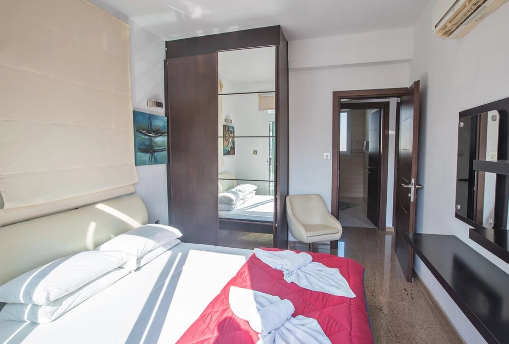 Villa Naomi Beautiful 4bdr Central Protaras Villa with Private Pool