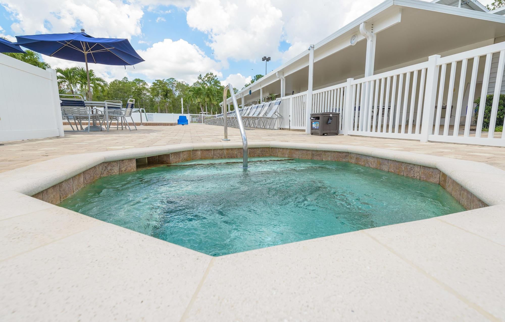 Club Naples RV Resort - photo 5