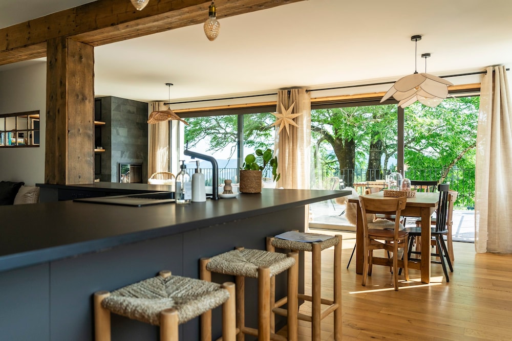 Gite d Exception Avec vue Panoramique 4 Personnes — 4-Star Luxury Hotel in Morez, France
