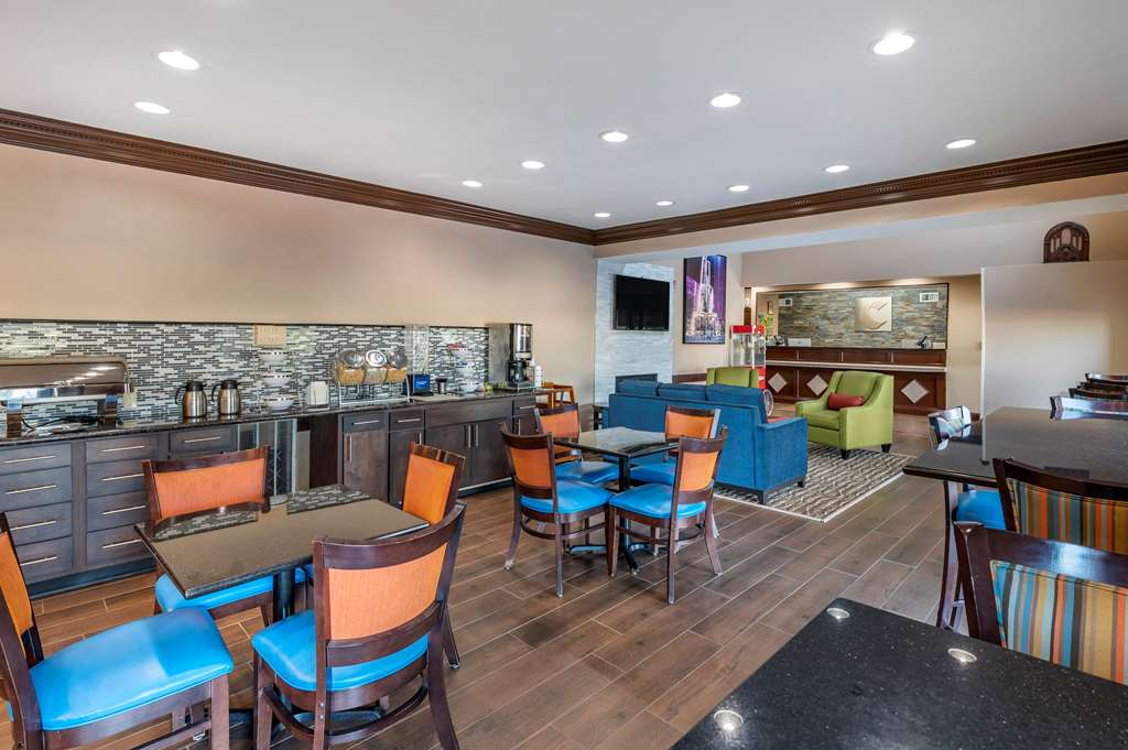 Comfort Inn & Suites Cincinnati Uptown Clifton - photo 26
