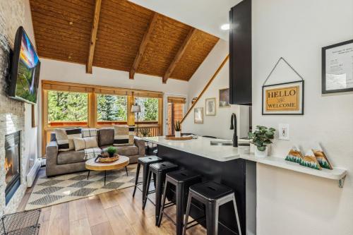 Creekside Suites 02 by Estes Park Condos — 4-Star Luxury Hotel in Estes Park, United States
