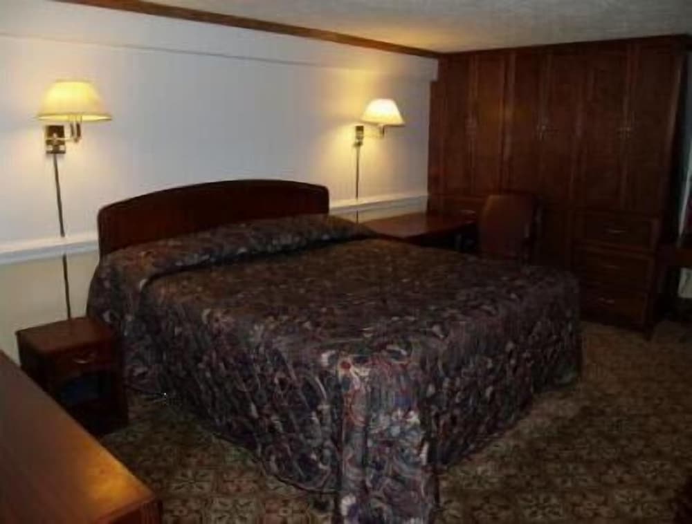 Budget Inn of Claypool Hill - photo 10