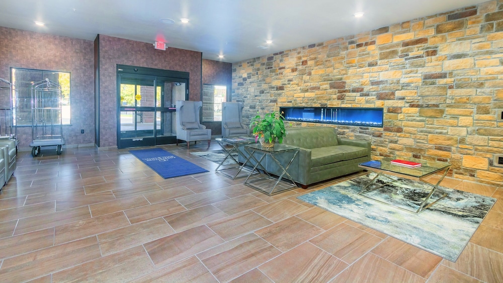 Cobblestone Hotel and Suites Janesville - photo 8