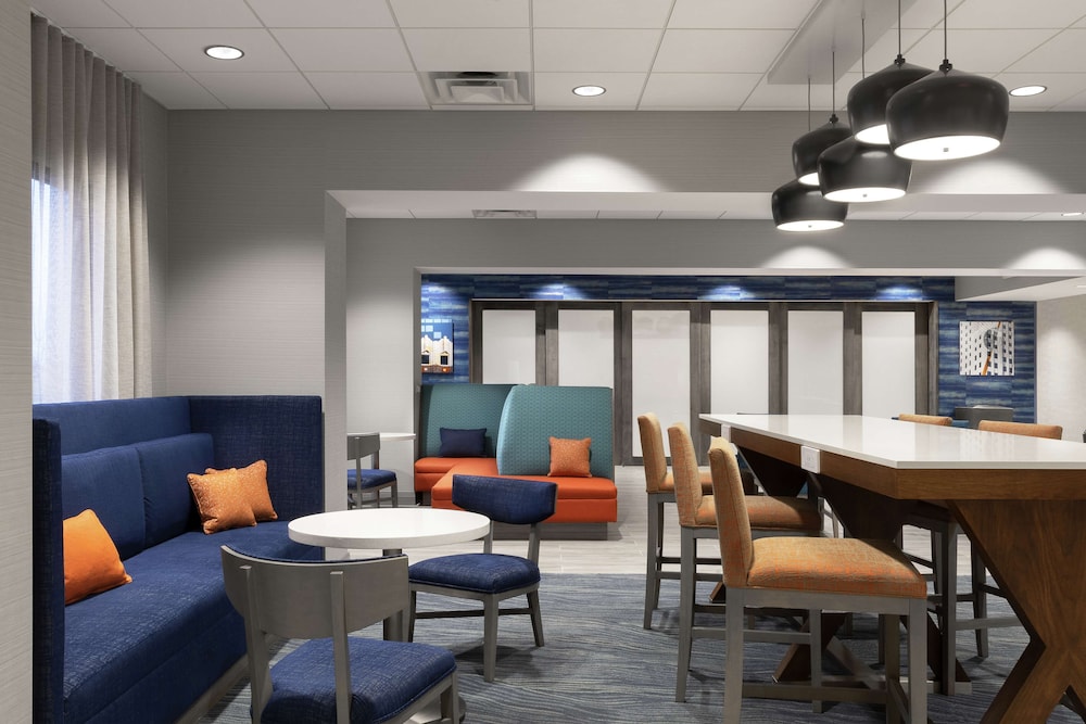 Hampton Inn O'Fallon - photo 3