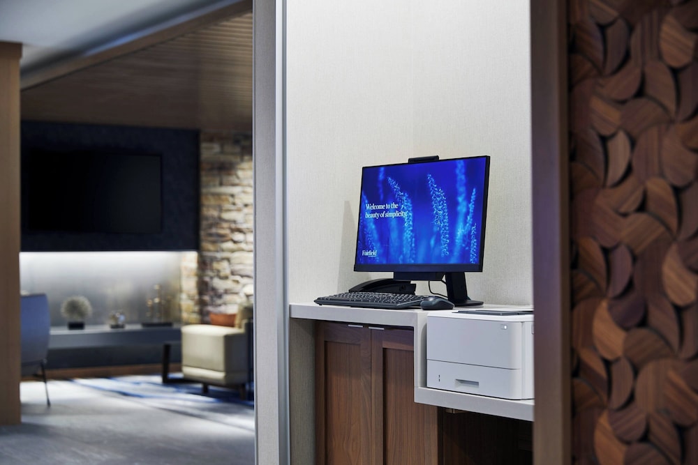 Fairfield Inn & Suites by Marriott Sheboygan - photo 15