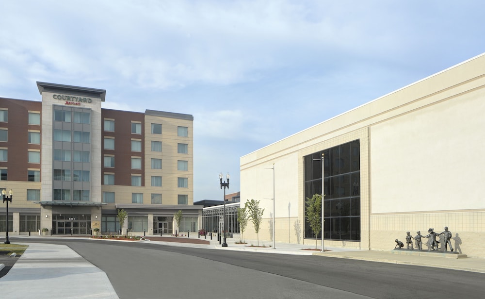 Courtyard Muncie at Horizon Convention Center - photo 51