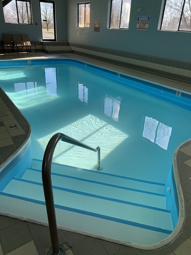 Hotel 7 Inn Anna - photo 5
