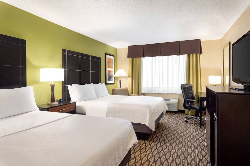 Holiday Inn Express Hotel & Suites Edmond by IHG - photo 33