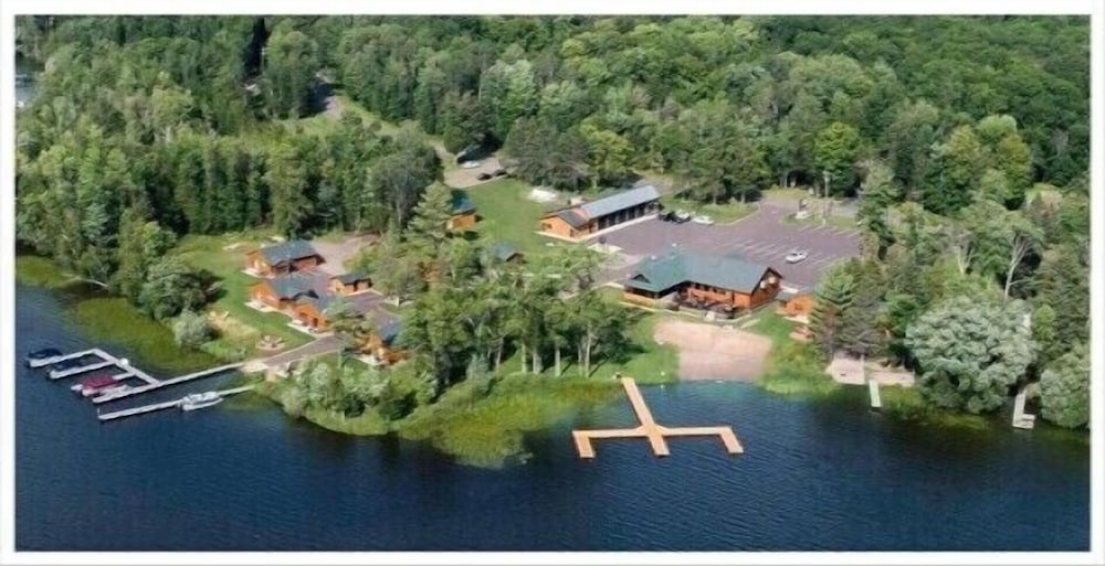 Lena’s Northern Pines Resort in Park Falls, United States