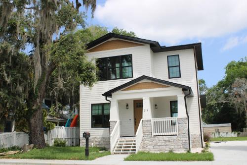 The Flamingo Villa — 4-Star Luxury Hotel in New Smyrna Beach, United States