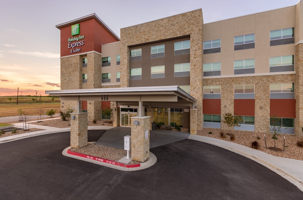 Holiday Inn Express and Suites San Marcos South by IHG - photo 43