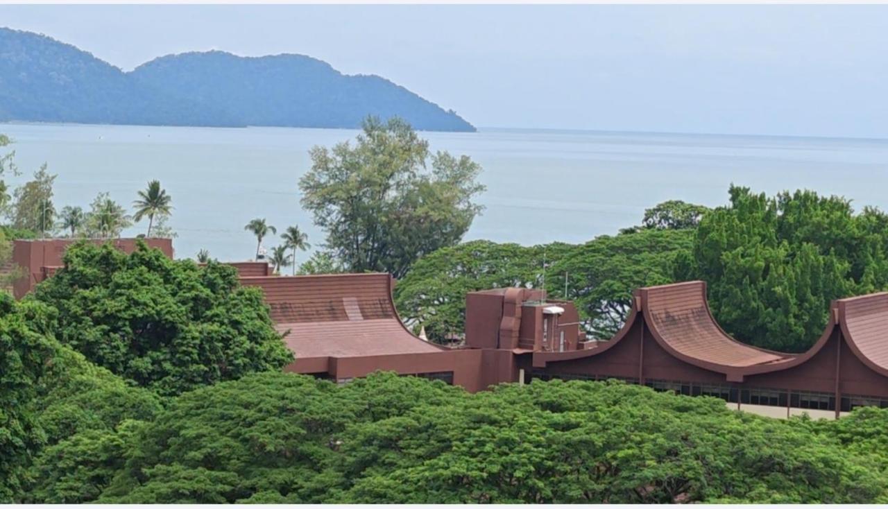 Seri Sayang 2 Bedrooms Seaview Resort — Batu Feringgi — photo 3